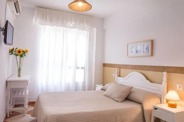 Hostal Jomarijo Фуэнхирола Экстерьер фото